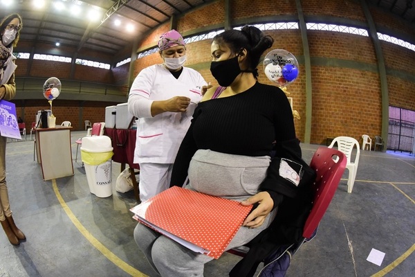 Diario HOY | Muertes maternas a causa de COVID disminuyen 30 %, reporta Salud