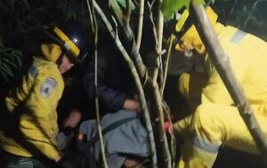 Rescatan a un adolescente atrapado en esteral en Minga Guazú – Prensa 5