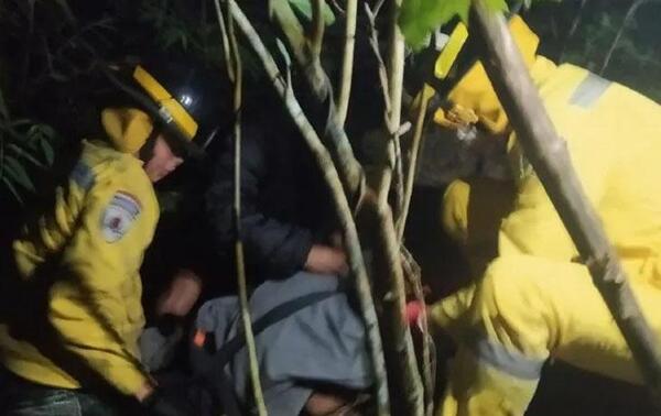Rescatan a un adolescente atrapado en esteral en Minga Guazú – Prensa 5