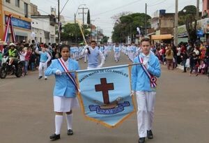 Vuelve tradicional  desfile del 14 de mayo - Radio Imperio