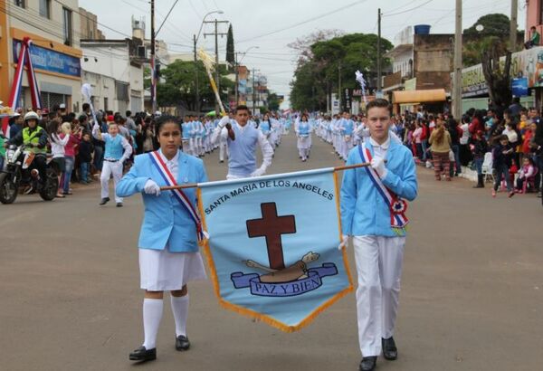 Vuelve tradicional desfile del 14 de mayo - Radio Imperio