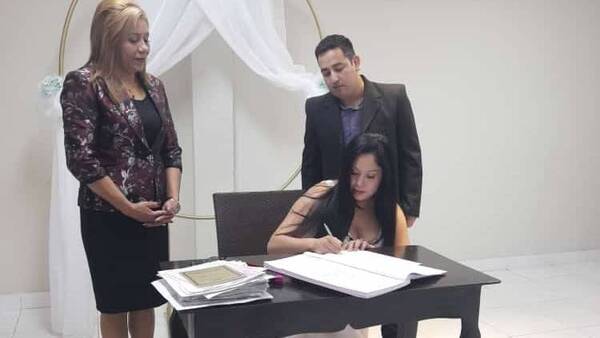 Crónica / Exbailarina erótica colgó la tanga y se volvió toda una doña
