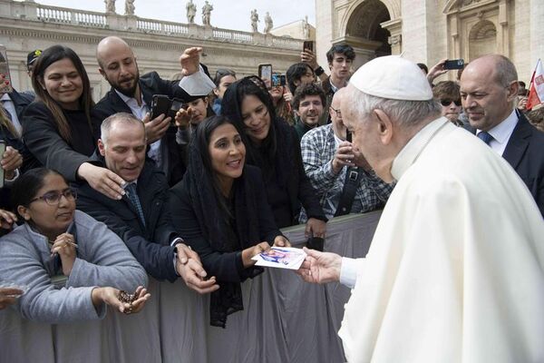 Video: Papa se reencuentra con peregrinos  - Mundo - ABC Color