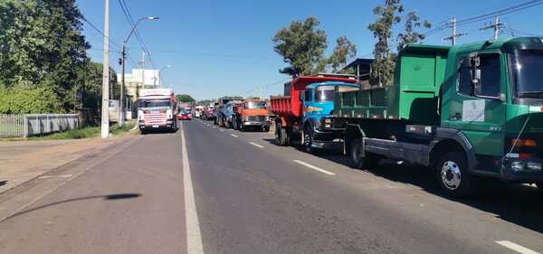 Desde la Coordinadora Intersectorial, afirman que idea de criminalizar el cierre de rutas tiene sello stronista - Megacadena — Últimas Noticias de Paraguay