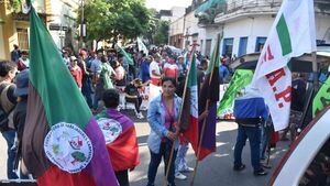 Campesinos, indígenas y sintechos piden al Congreso rechazar proyecto de Riera