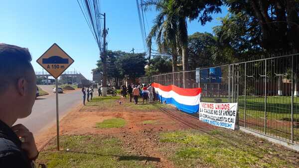 Vecinos del Km. 9 exigen que el Parque Mercosur vuelva a habilitar una calle