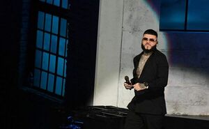 Avión en que viajaba Farruko hace aterrizaje de emergencia en Estados Unidos - Mundo - ABC Color