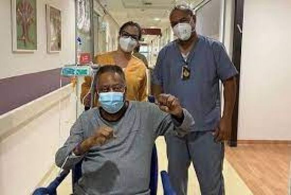 Pelé, hospitalizado, pero con condiciones clínicas buenas y estables