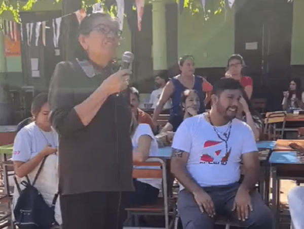 Docente detrás del "felicidades padre Alcides" cuenta la historia del viral audio · Radio Monumental 1080 AM