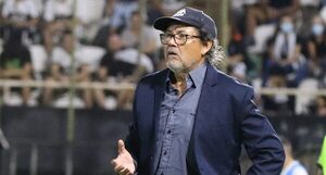 'Me voy orgulloso': Bobadilla deja General Caballero tras el empate ante '12'