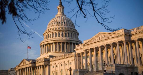La Nación / Un inofensivo avión fue causa de la evacuación del Capitolio de EEUU