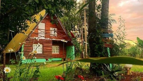 Cabaña El Bosque propone un refugio verde en San Cosme y Damián (ojo con su oferta gastronómica)