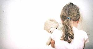 La Nación / Hallan a niña ocultada por madre antivacuna