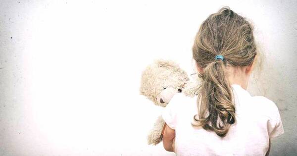 La Nación / Hallan a niña ocultada por madre antivacuna