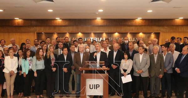 La Nación / Gremios se plantan y exigen leyes para impedir cierre de las rutas