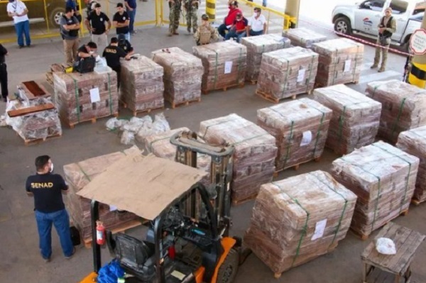 Madrid: Cae paraguayo que tenía que recibir cocaína en pisos de parquet