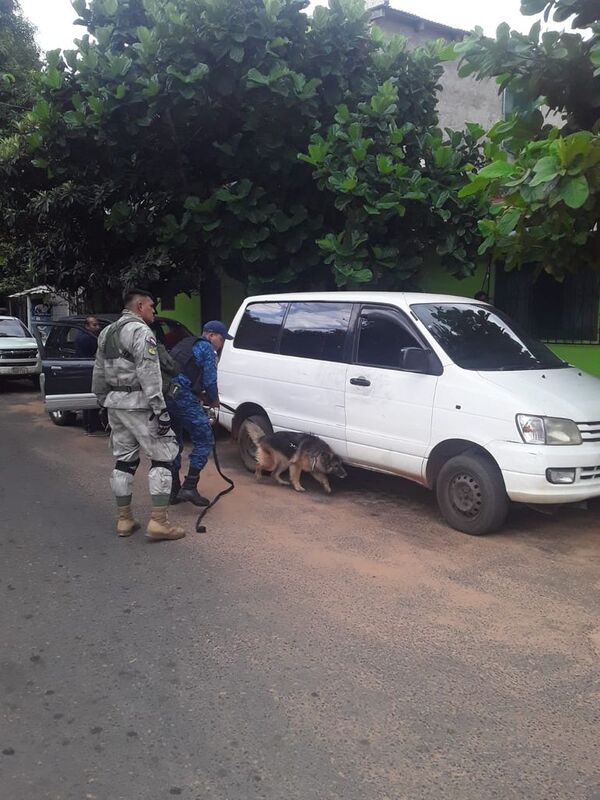 Vehículo denunciado como robado fue abandonado en Itauguá  - Nacionales - ABC Color