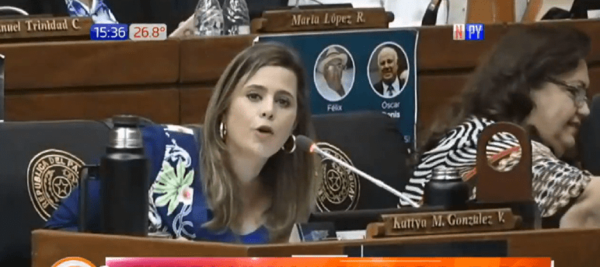 Diputados se dedican canciones en medio de polémica ley sobre declaraciones juradas - PARAGUAYPE.COM