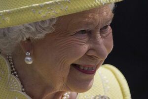 Isabel II es “una inspiración” en su 96 cumpleaños, dice su familia - Gente - ABC Color