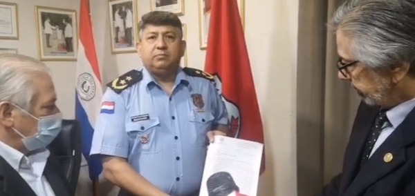 Entregan a policía Oficio que prohíbe cierre de rutas en Alto Paraná