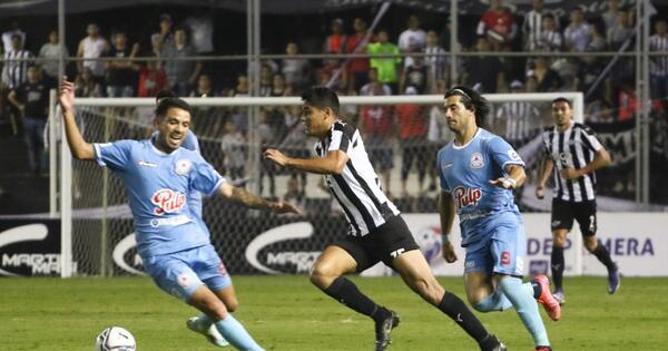Partidazo en La Huerta: Libertad y Resistencia empataron por 2-2