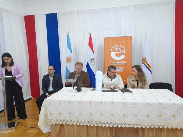 Presentan proyecto de escultura que represente la solidaridad entre Paraguay y Argentina
