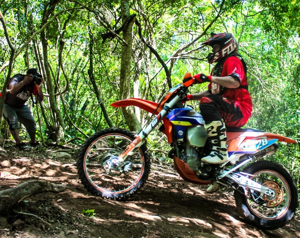 Diario HOY | El show del Enduro visita el circuito de Piribebuy