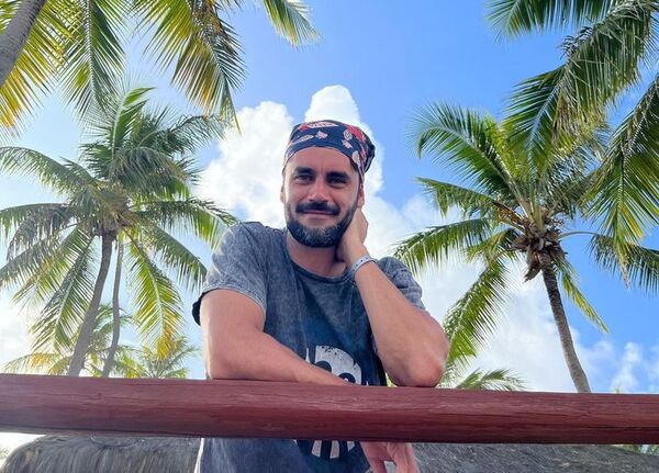 Gonzalo Heredia visitó nuestro país para anunciar que se viene “Desnudos” - Gente - ABC Color