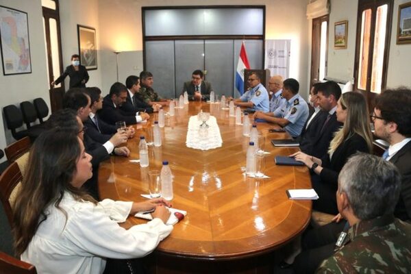 Gabinete de Seguridad de Brasil y Ministerio del Interior comparten programa de protección de fronteras