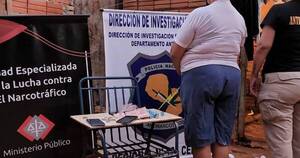 La Nación / Allanamientos simultáneos de viviendas en Luque, detienen a dos mujeres e incautan drogas