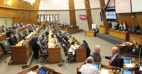 La Nación / Diputados pide informes a Hacienda sobre pensión del adulto mayor