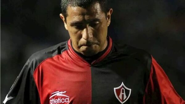 Periodista afirma que Jorge Achucarro desayunaba panchos antes de entrenar