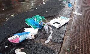 El primer raudal se llevó precario bacheo de Miguel Prieto en el microcentro de CDE