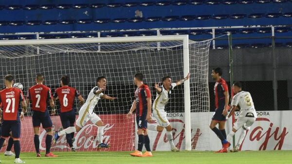 Tacuary le da un golpazo a Cerro Porteño y le priva de la punta