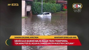 Vehículo quedó bajo agua tras temporal - C9N