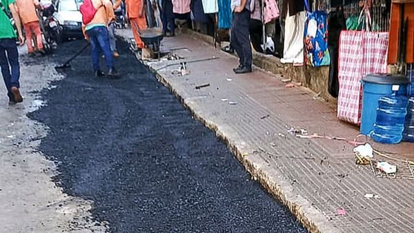 Llueven críticas por bacheo de calles en el microcentro de Ciudad del Este