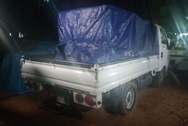 Policía incauta un camión que llevaba un tambor de combustible sin documentación - Nacionales - ABC Color
