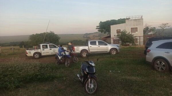 Asaltantes toman de rehén a una familia y luego faenan ganado en PJC