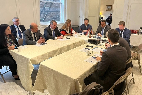 Autoridades del Ministerio de Hacienda se reunieron con agencias calificadoras de riesgo - .::Agencia IP::.