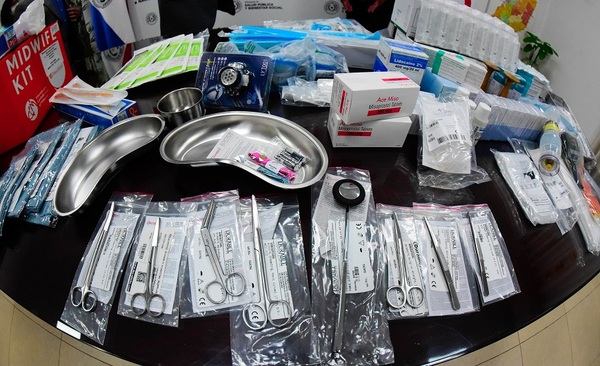 Diario HOY | Salud recibe donación de kits para la atención de parto y el control prenatal