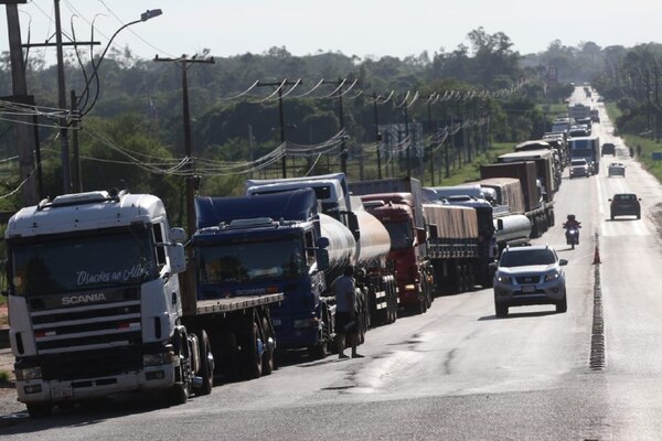 Camioneros detenidos por extorsión denuncian que no les permiten acceder a supuestas grabaciones