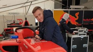 Joshua Duerksen debuta en la Fórmula 3