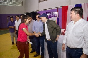 Diario HOY | Universitarios de Caaguazú reciben Becas Juventud