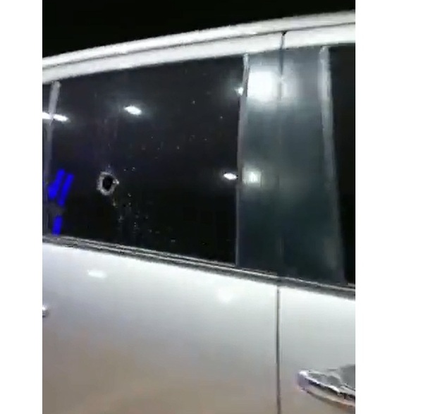 Otro vehículo recibió un balazo cuando cruzada cierre de camioneros