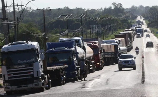 Camioneros detenidos por extorsión denuncian que no les permiten acceder a supuestas grabaciones