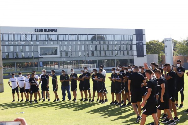El jugador de Olimpia que no cobra hace 11 meses y fue borrado hasta de la Reserva