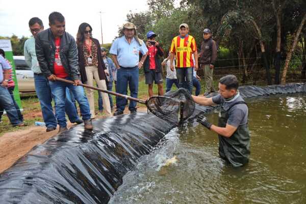Itaipu asiste a comunidad indígena con provisión de estanques y peces juveniles - .::Agencia IP::.