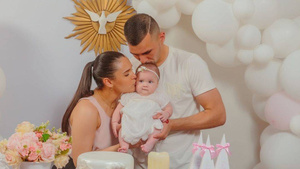 Crónica / El bautismo de la hija del "Kili" Rojas y de Ara Yambay