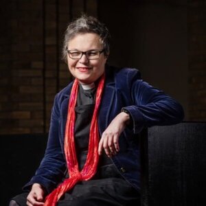 Diario HOY | Rachel Mann, la reverenda transgénero pionera LGTB+ en la Iglesia anglicana