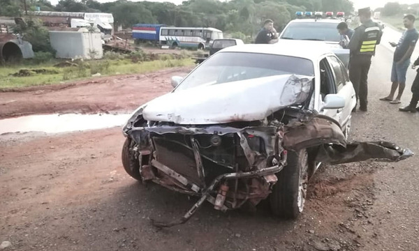 Aparatoso accidente deja cuantiosos daños materiales y un herido - OviedoPress